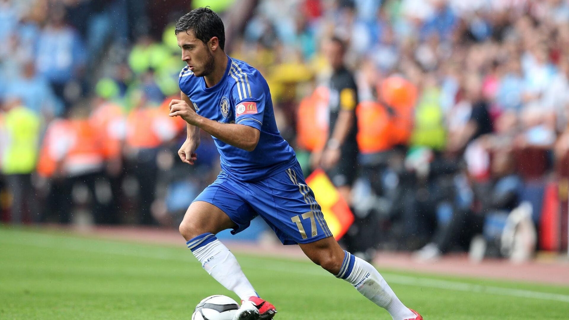 皇冠体育-年终总决赛转会风云：阿森纳盯上锋线强援，郑钦文或成交易筹码  第1张